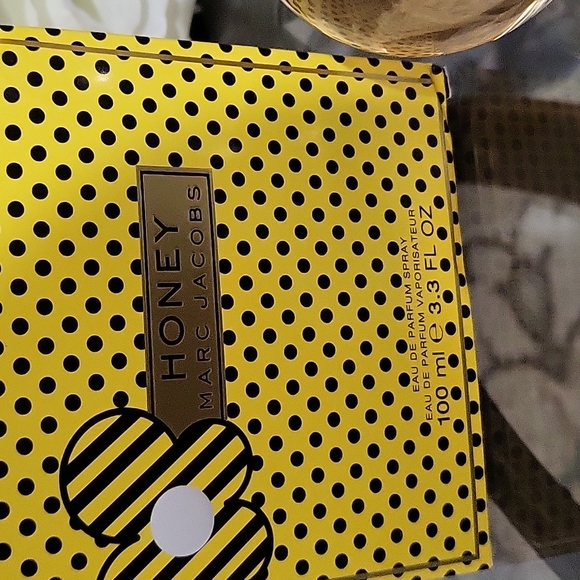 🆕️HONEY Marc Jacobs - Picture 2 of 3